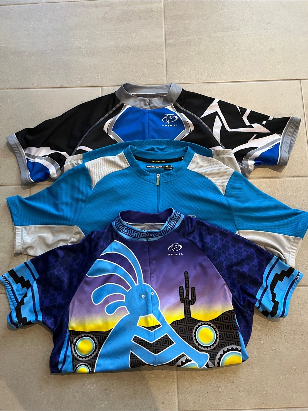 Bundle of men’s cycling jerseys (XL)